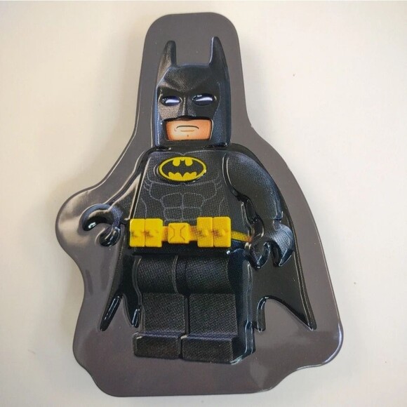 2017 LEGO & DC COMICS WBEI Batman Batwoman McDonald's TIN BOX - Picture 2 of 10